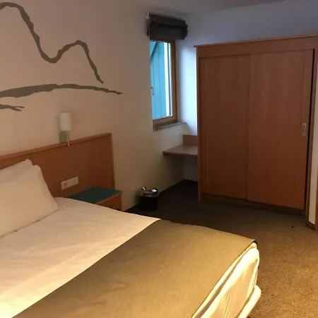 Alpine Club Fuer 6 Personen *